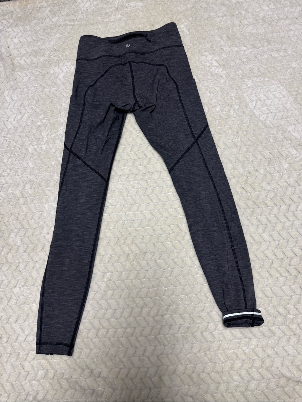 lululemon athletica Charcoal Gray Workout Leggings with Zippered Pocket - Picture 4 of 7
